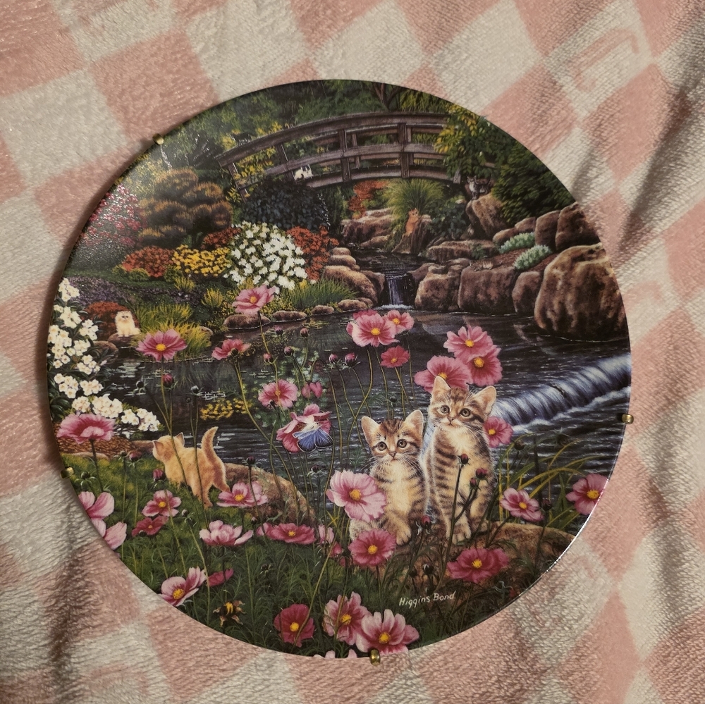 Knowles 'Nine Lives' Plate with Gold Details